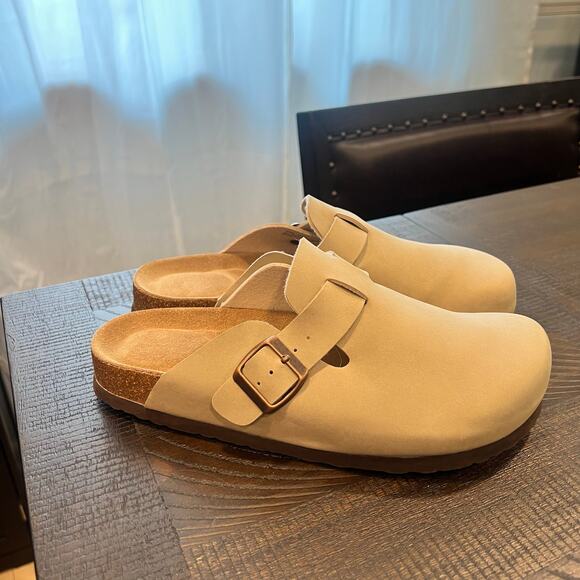 cushionaire Shoes - Cushionaire sandal clog beige 8.5 women